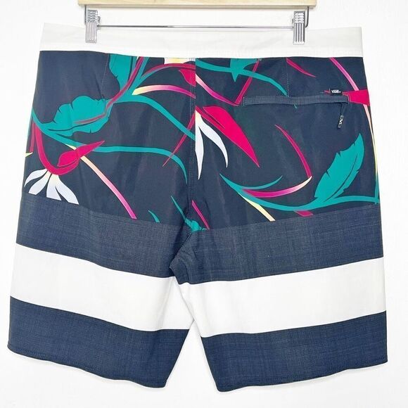 Vans Board Shorts - Picture 7 of 10